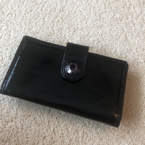 Kenneth Cole Reaction Handbags - Kenneth Cole Reaction Purple/Black Wallet Kenneth Cole Reaction Handbags - Kenneth Cole Reaction Purple/Black Wallet